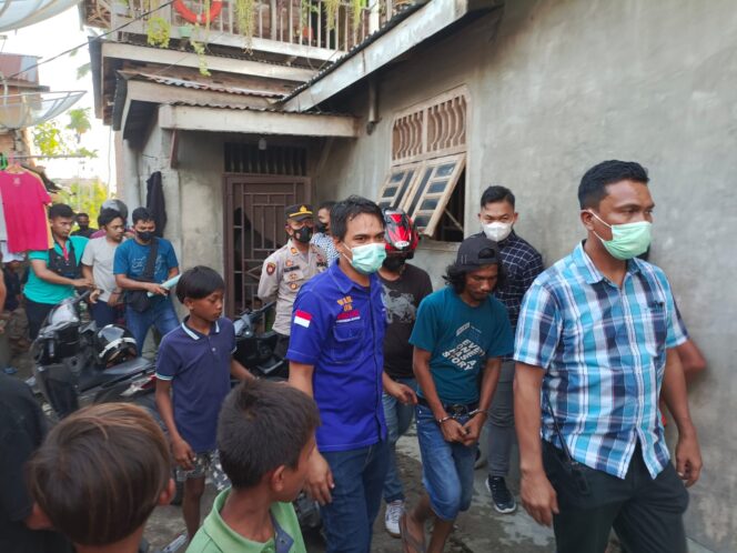
 Dok : Polres dan BNN Tanjungbalai saat penggerebekkan