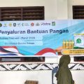 Pantau Penyaluran Bantuan Pangan di Kantor Camat, Pangulu Naga Jaya II Pastikan Tepat Sasaran