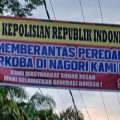 Resah Peredaran Narkoba Marak, Warga Dolog Parmonangan Pasang Spanduk di Jalan Protokol Desa