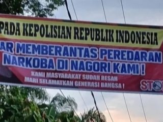 Resah Peredaran Narkoba Marak, Warga Dolog Parmonangan Pasang Spanduk di Jalan Protokol Desa