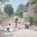 Proyek Pemasangan Paving Blok di Pamatang Simalungun Pekerja Bekerja Tanpa Dilengkapi K3
